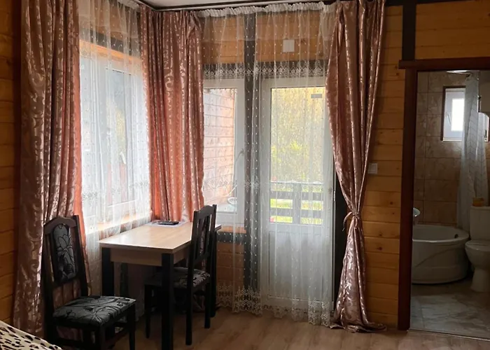 Sonata чан біля річки Gasthuis Skole